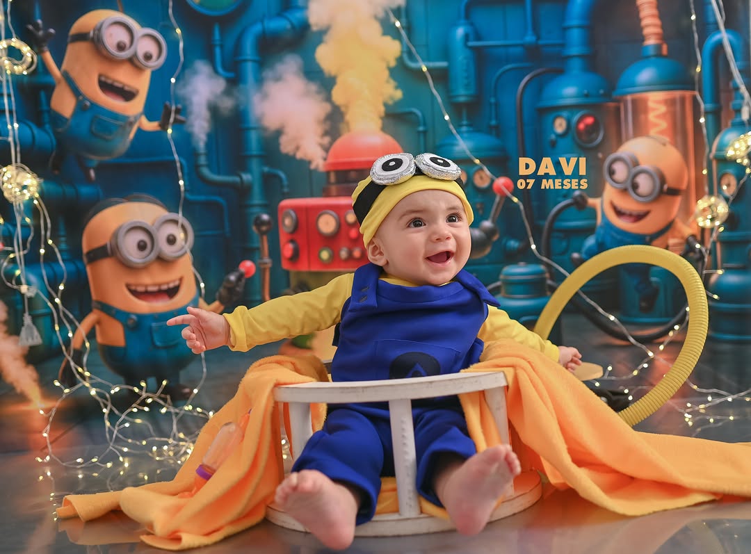 Ensaio de acompanhamento mensal infantil tema Minions — Davi 7 meses no Tokefest Estúdio Fotográfico